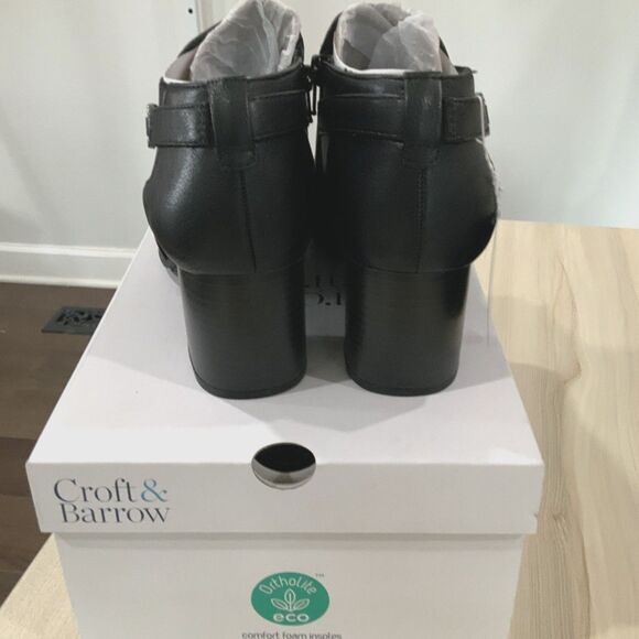 New in Box!! Black Faux Leather Ankle Boots w/Heel Size 10 By Croft & Barrow - Picture 6 of 10